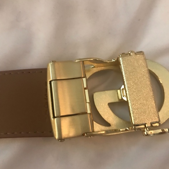 Itiezy fashionable tan belt with gold G buckle. NWOT - Picture 7 of 16